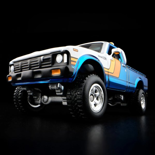 画像2: ’81 TOYOTA SR5 4WD / 2025 RLC Exclusive (2)
