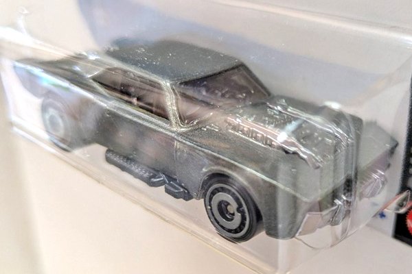 画像1: BATMOBILE (1)